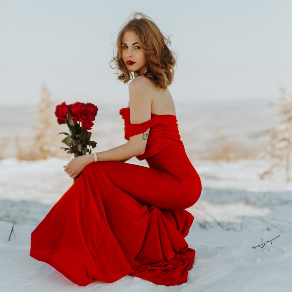 Red long dress 🌹